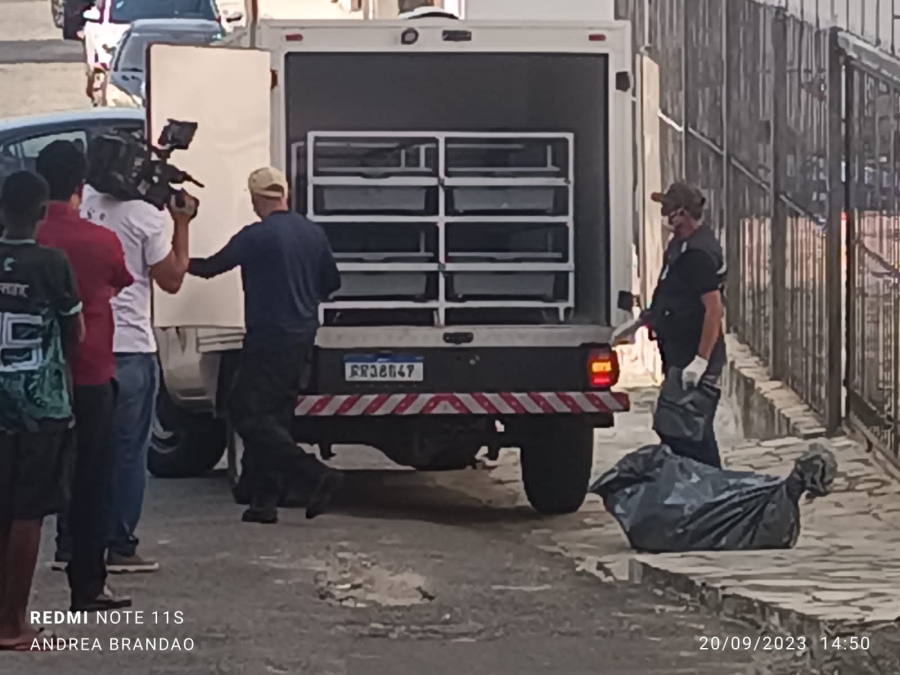 Mulher tenta se matar durante desocupação de imóvel e polícia encontra corpo dentro de geladeira